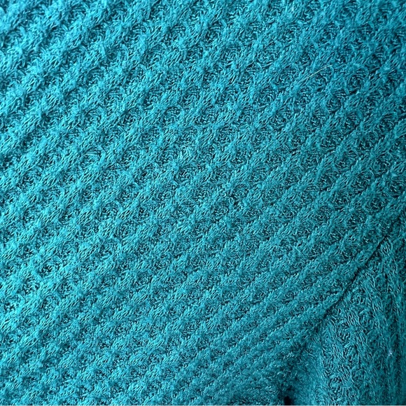 Lane Bryant Def Leppard 1983 Graphic Waffle Knit Top Teal Long Sleeve Plus 18/20 - Picture 8 of 10